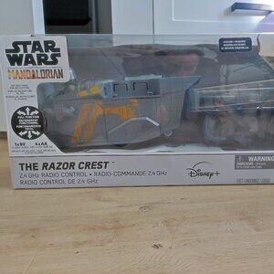 Star Wars The Mandalorian The Razor Crest Disney Radio Remote Control Transport